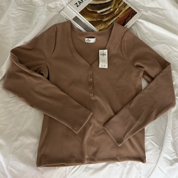 Hollister Brown Ribbed Henley - Picture 1 of 4
